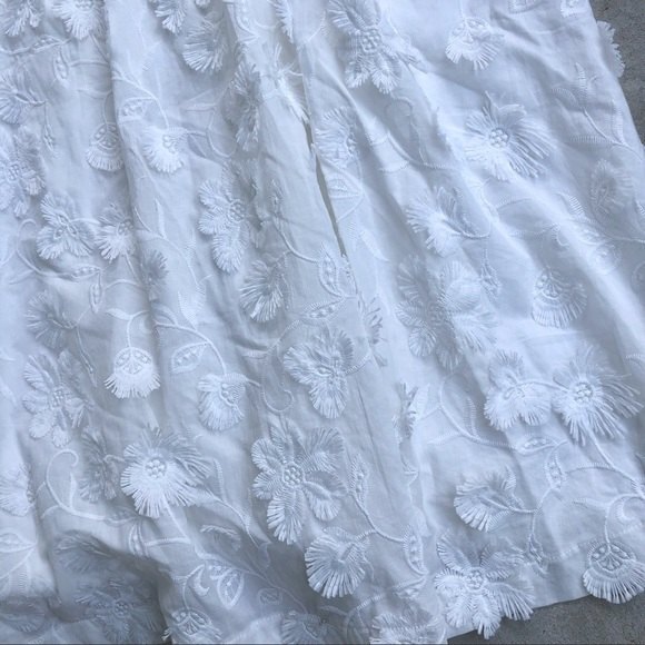 Gal Meets Glam Trudy Dress White Tonal Floral Applique Fit and Flare 8 NWT - Picture 4 of 10